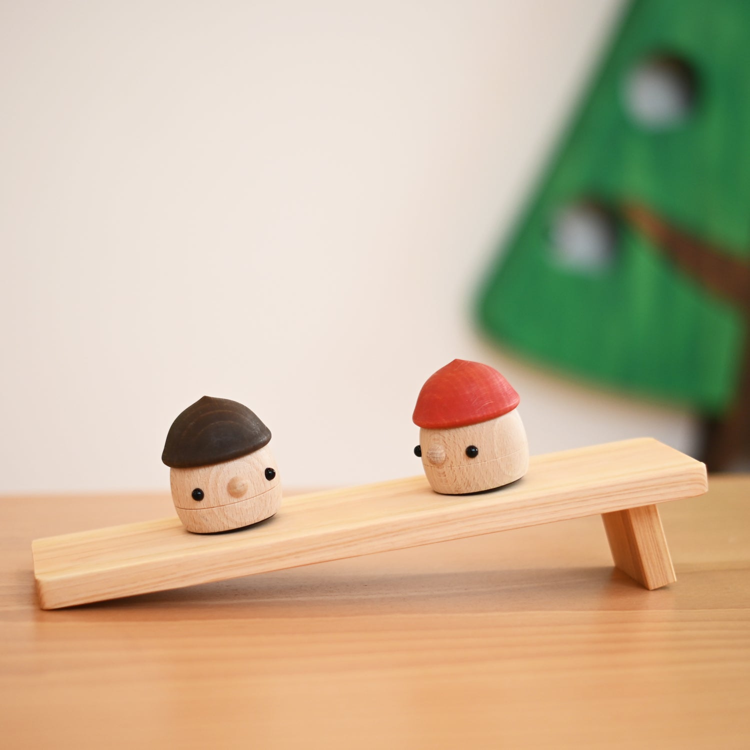 どんぐりの坂こまむぐ｜木のおもちゃ通販｜Comomg（こまむぐ