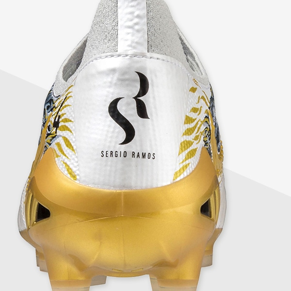 ミズノ セルヒオ・ラモス選手シグネチャーモデル「MORELIA NEO Ⅲ SR4