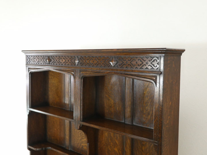 コレクターさん必見！Maple社製 カップボード 58234 アンティーク家具