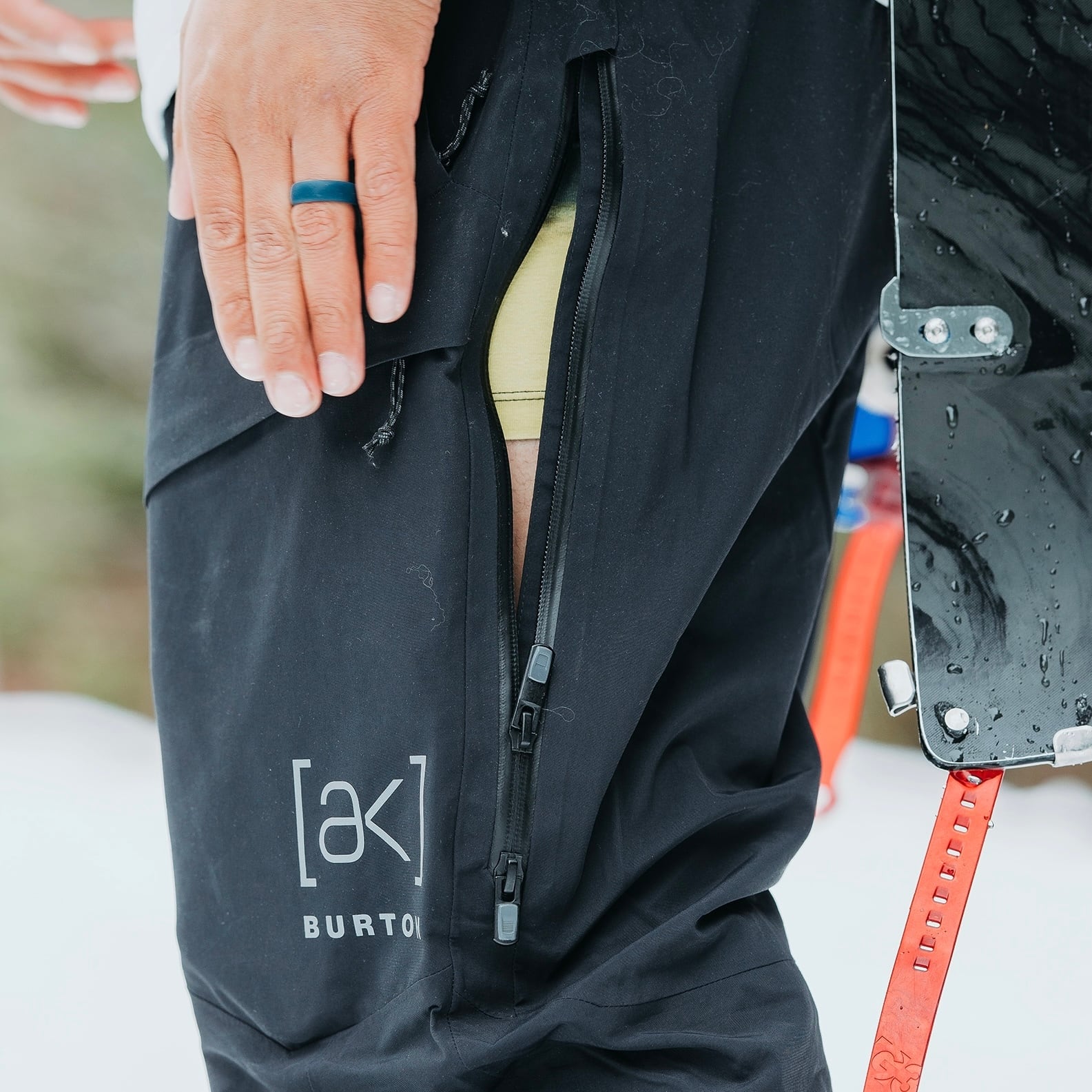 BURTON ［ak] コレクション『 Men's Burton ［ak] Swash GORE-TEX 2L