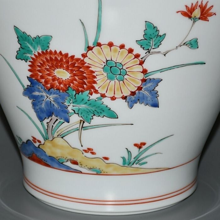 有田焼 十四代柿右衛門 錦 梅菊文 花瓶 高さ25㎝ 共箱 現品限り