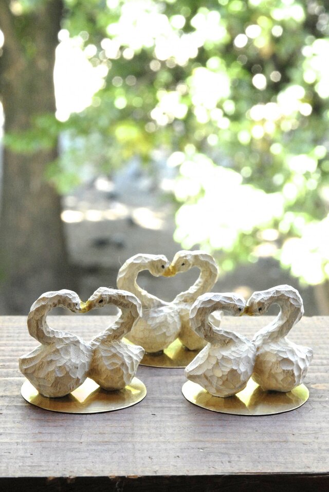 白鳥の恋 swan who is in love | iichi 日々の暮らしを心地よくする