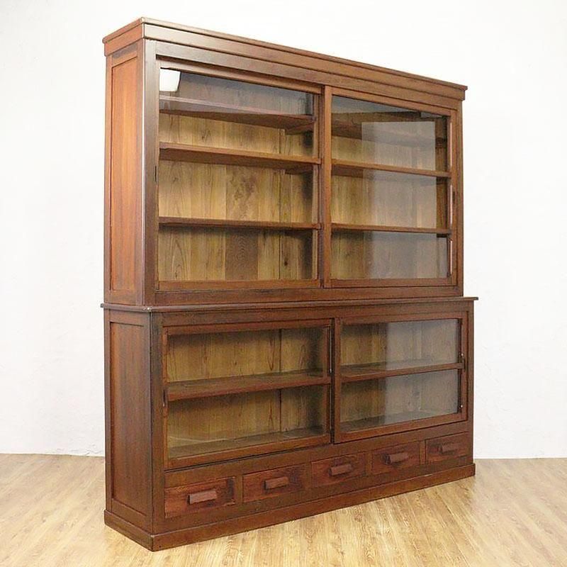 水屋 昭和初期の格子窓と無垢材の温もりあるアンティーク