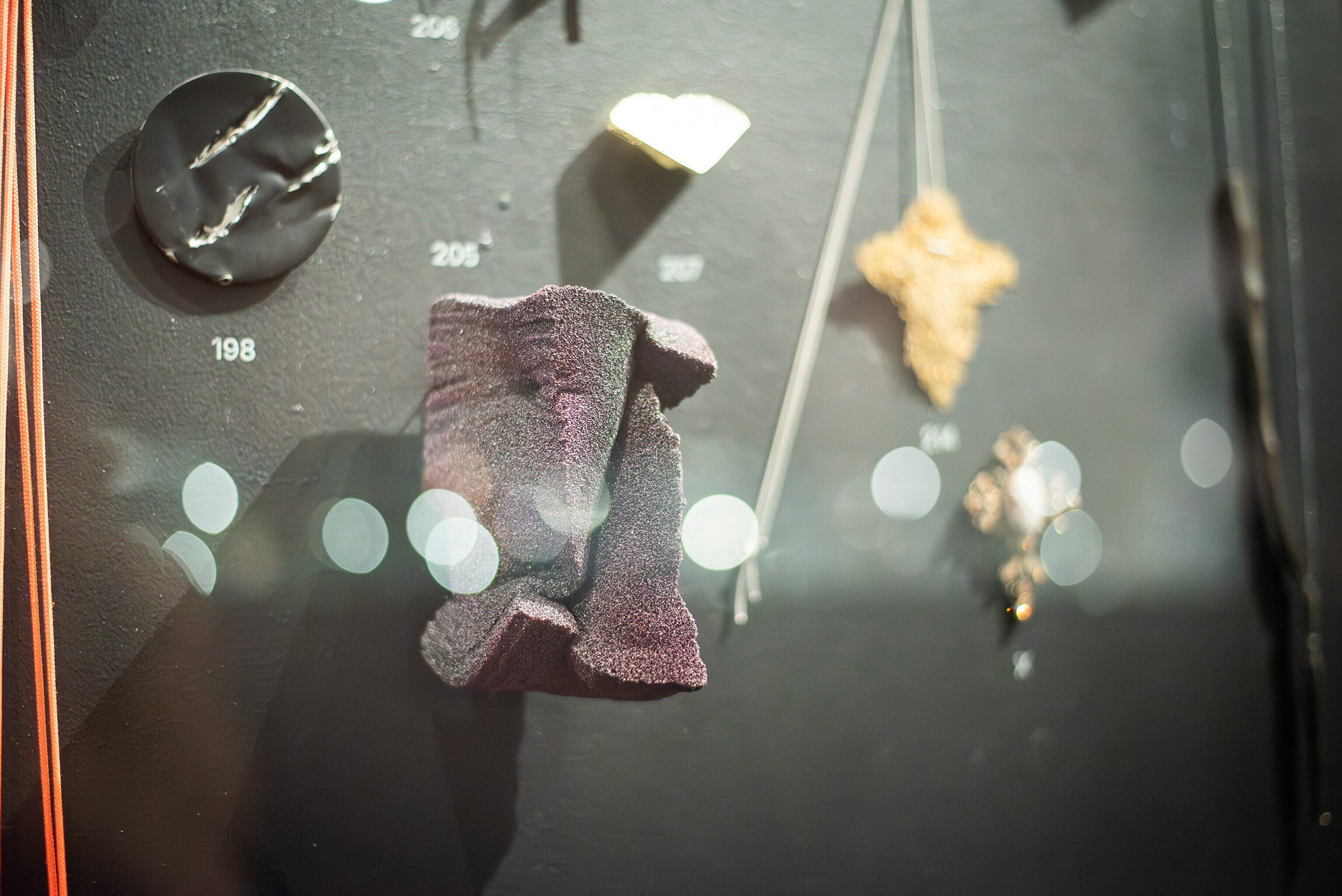 Galerii: tarbekunsti- ja disainimuuseumis avati Kadri Mälgu