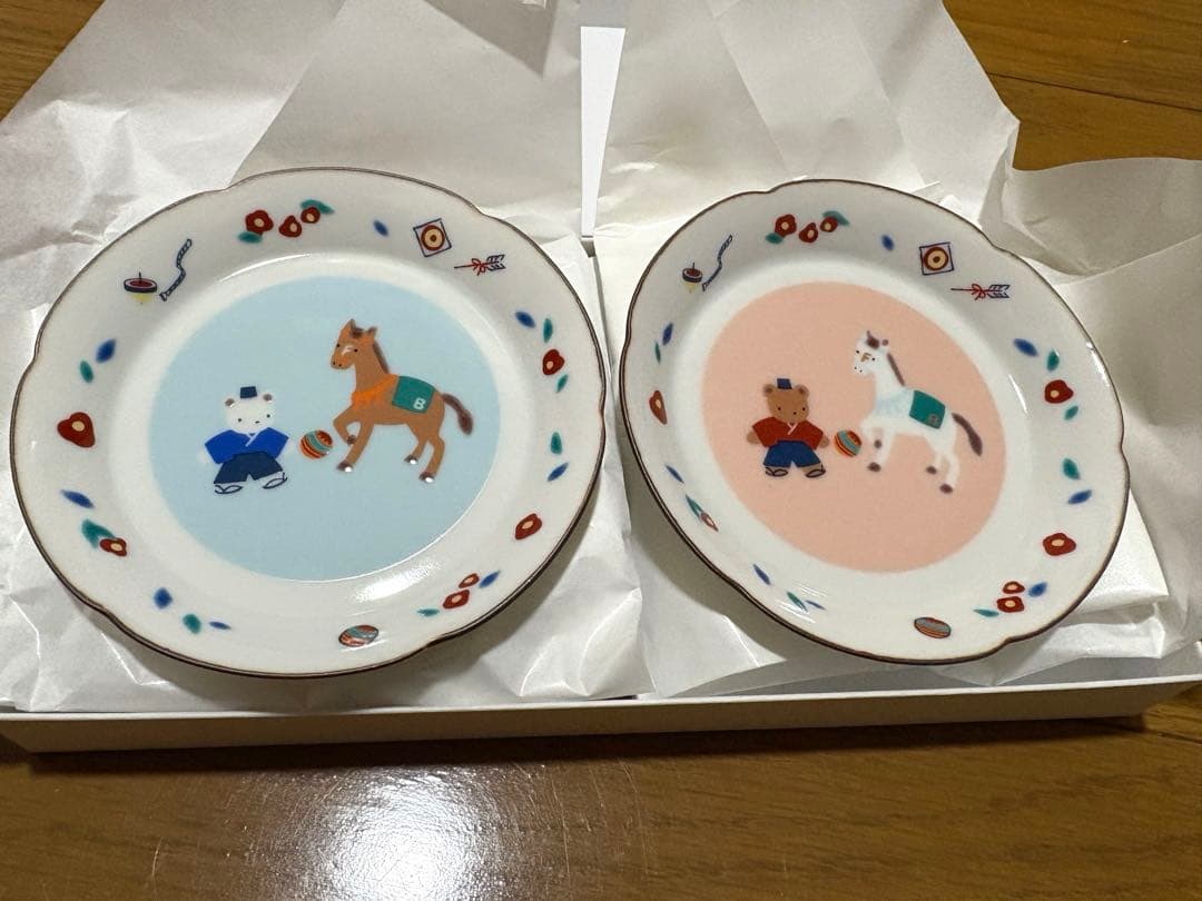 ファミリア ビームス　九谷焼 小皿2枚セット　午年　馬　縁起物　うま BEAMS JAPAN × ファミリア 限定コラボ 2026年干支「午（うま