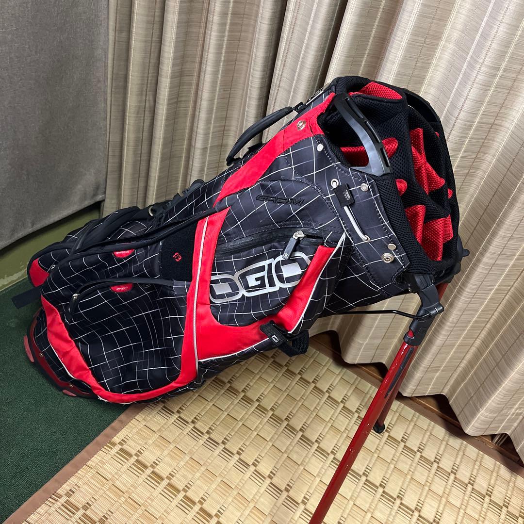 OGIO ゴルフバッグ・キャディバッグ 黒/赤 オジオ ゴルフ キャディバッグ スタンド型 4分割 9.5型 47インチ