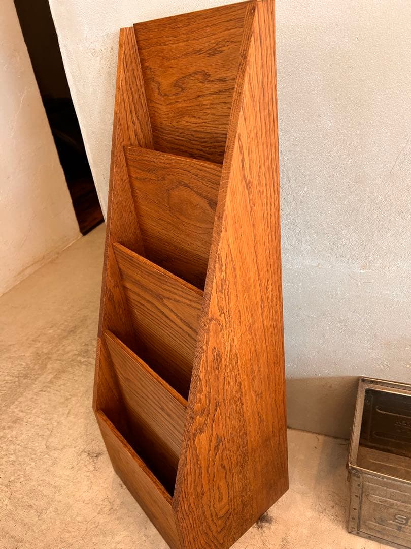 上質オーク材マガジンラック木製4段ブックシェルフ''インダストリー系 東谷 マガジンラック 4段 棚板角度調整 シェルフ スチール製 約幅