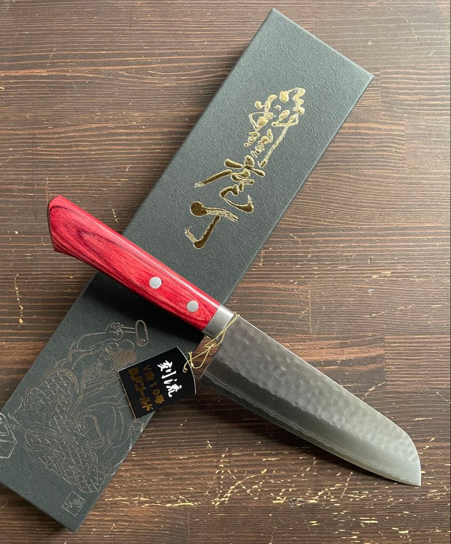 増谷刃物 三徳包丁VG10ステンレス積層槌目 刻流 口金有レッド柄 アウトレット 増谷刃物 三徳包丁VG10ステンレス積層槌目 刻流 口金有レッド柄