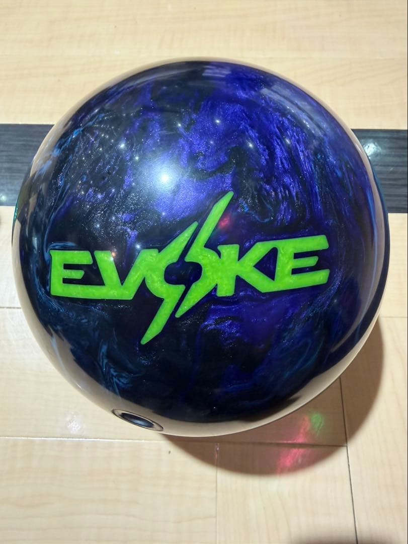 【送料込　美品】EVOKE HYSTERIA 15ポンド Motiv Evoke Hysteria Bowling Ball