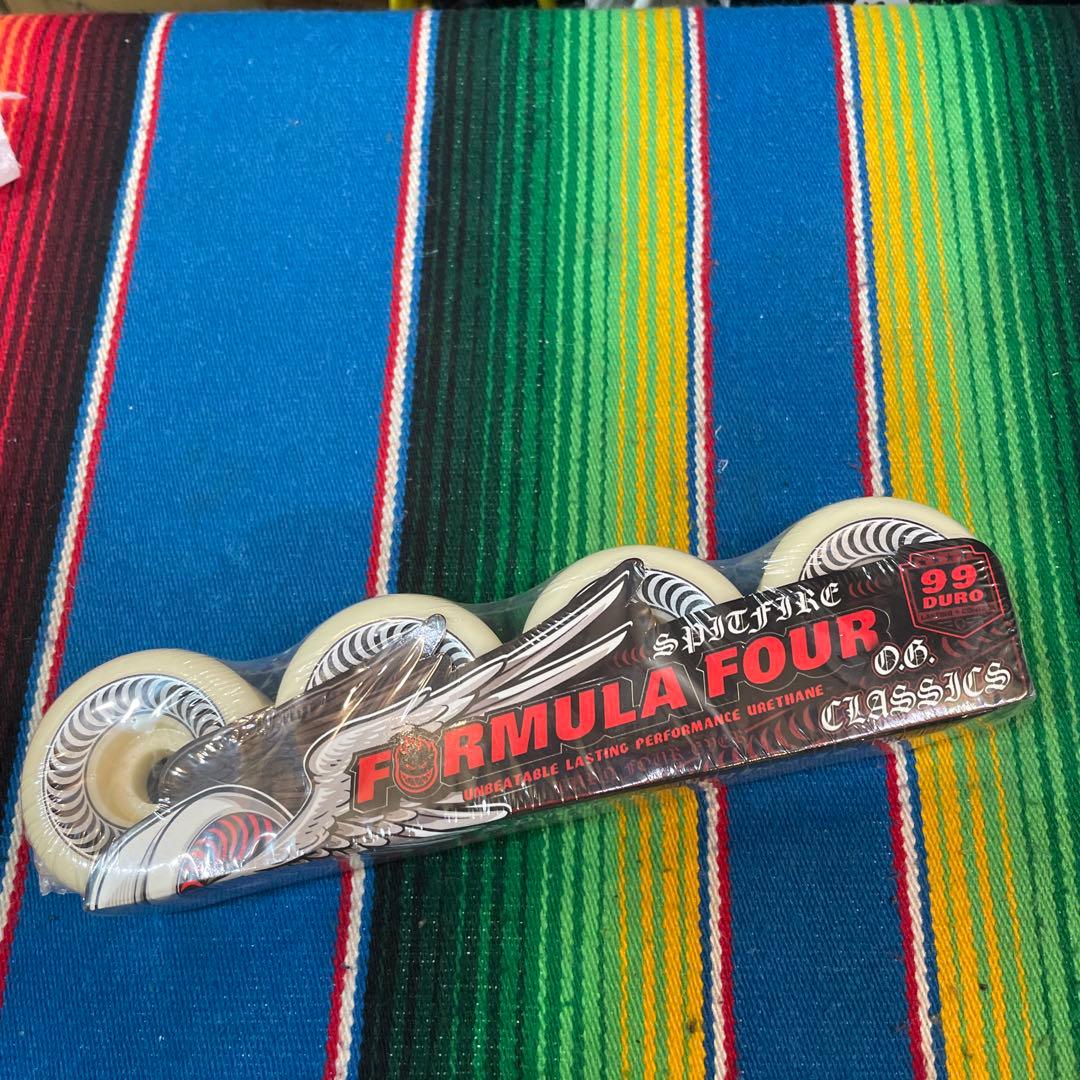 スピットファイア54mmSPITFIRE FORMULA FOUR 99 Amazon.com : Spitfire Wheels Form Four Lock Ins 99D - 53mm