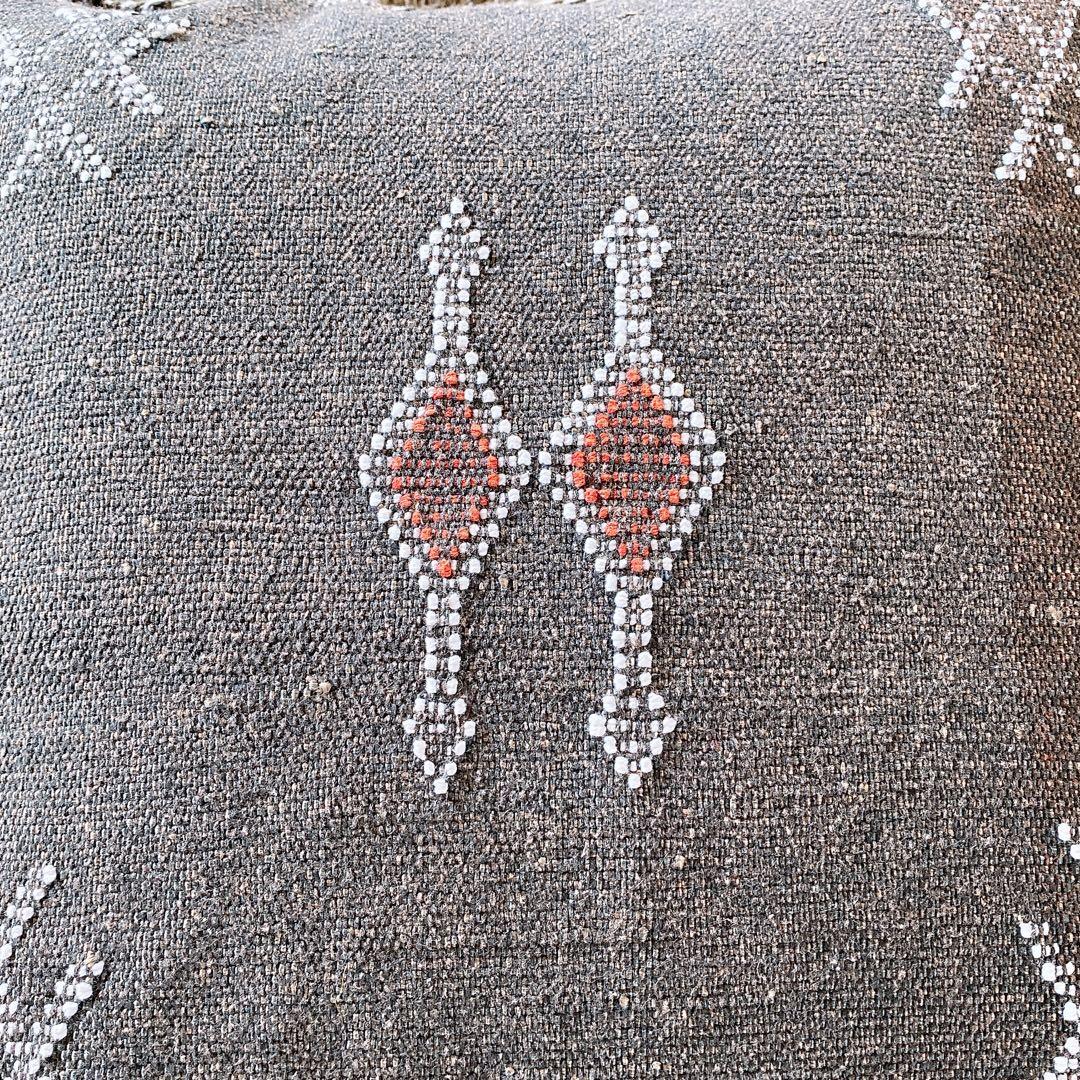 モロッコ製 カクタスシルク サブラ クッションカバー 約46×51cm - メルカリ