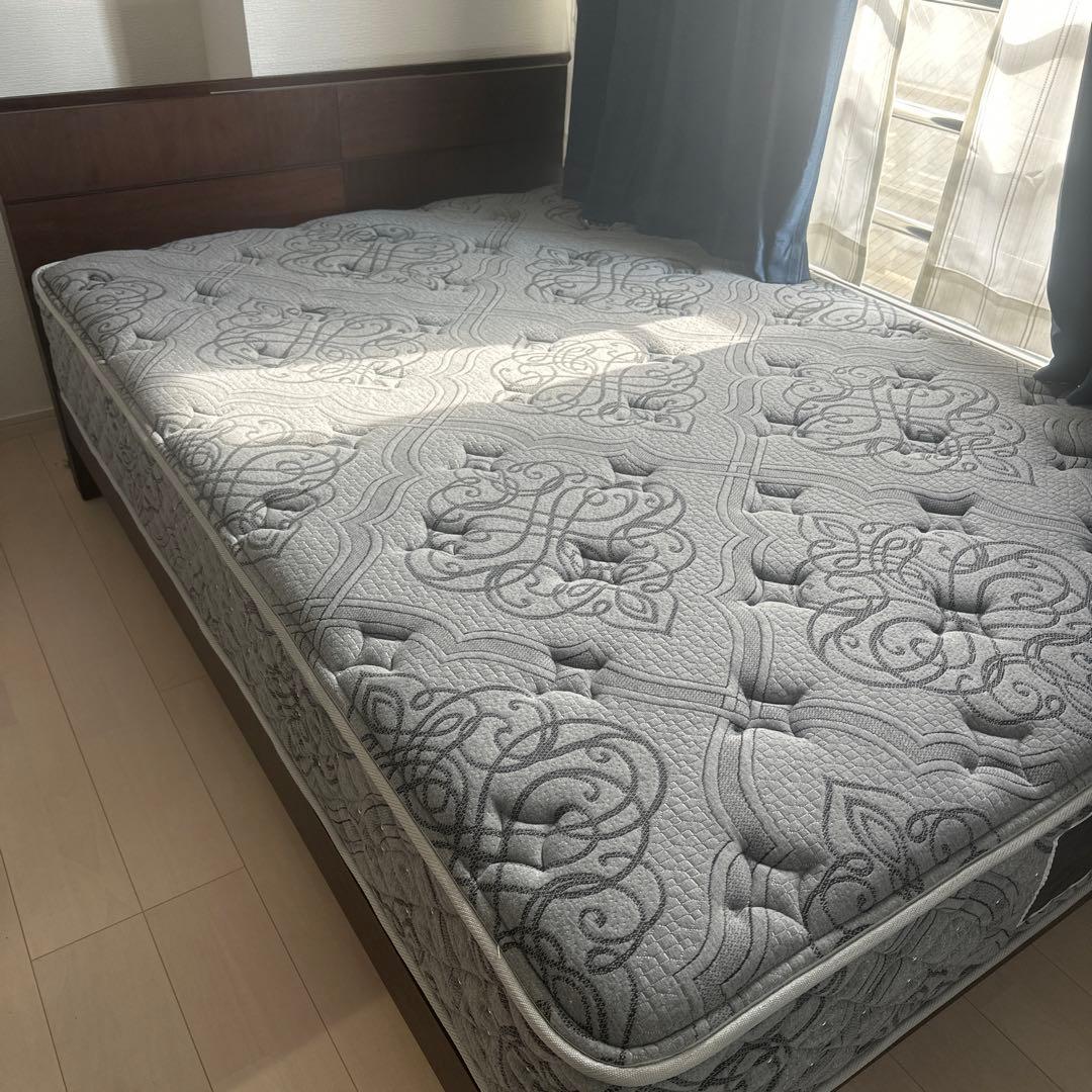 ベッドフレーム付きダブルベット（マットレス) 7258164.jpg