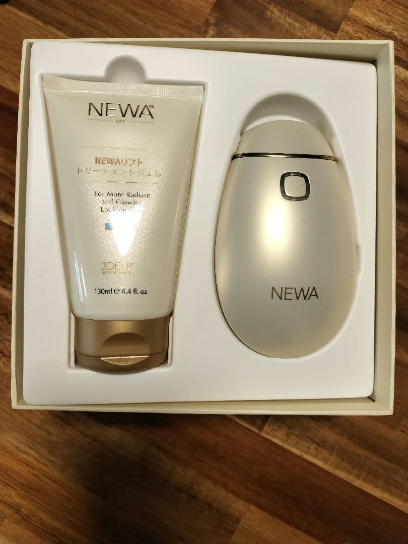 【美品】newaリフト/シャンパンゴールド BEAUTELLIGENCE NEWAリフト RF美顔器 コードタイプ交流式 NEWA LIFT