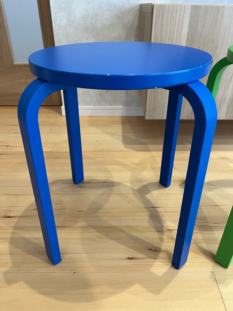 IKEA イケア AVSIKTLIG フロスタ スツール チェア青のみ - メルカリ