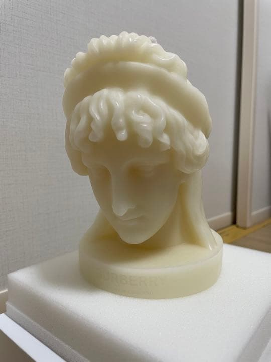 新品 - Burberry candle バーバリー キャンドル キャンドルの香りが紡ぐ3つの物語。【バーバリーのNEWアイコン vol.10