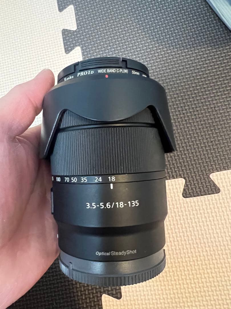 SEL18-135mm f/3.5-5.6 ズームレンズ