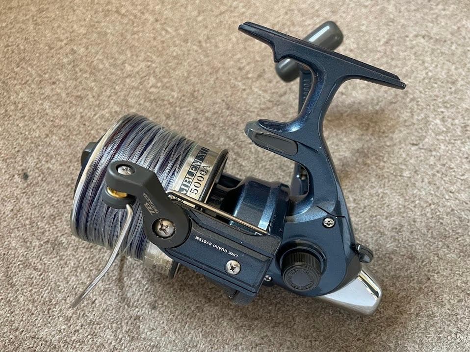 リール DAIWA EMBLEM-X 5000A 1 x Daiwa Emblem Z 5000A Old School Carp Fishing Reel. With Daiwa